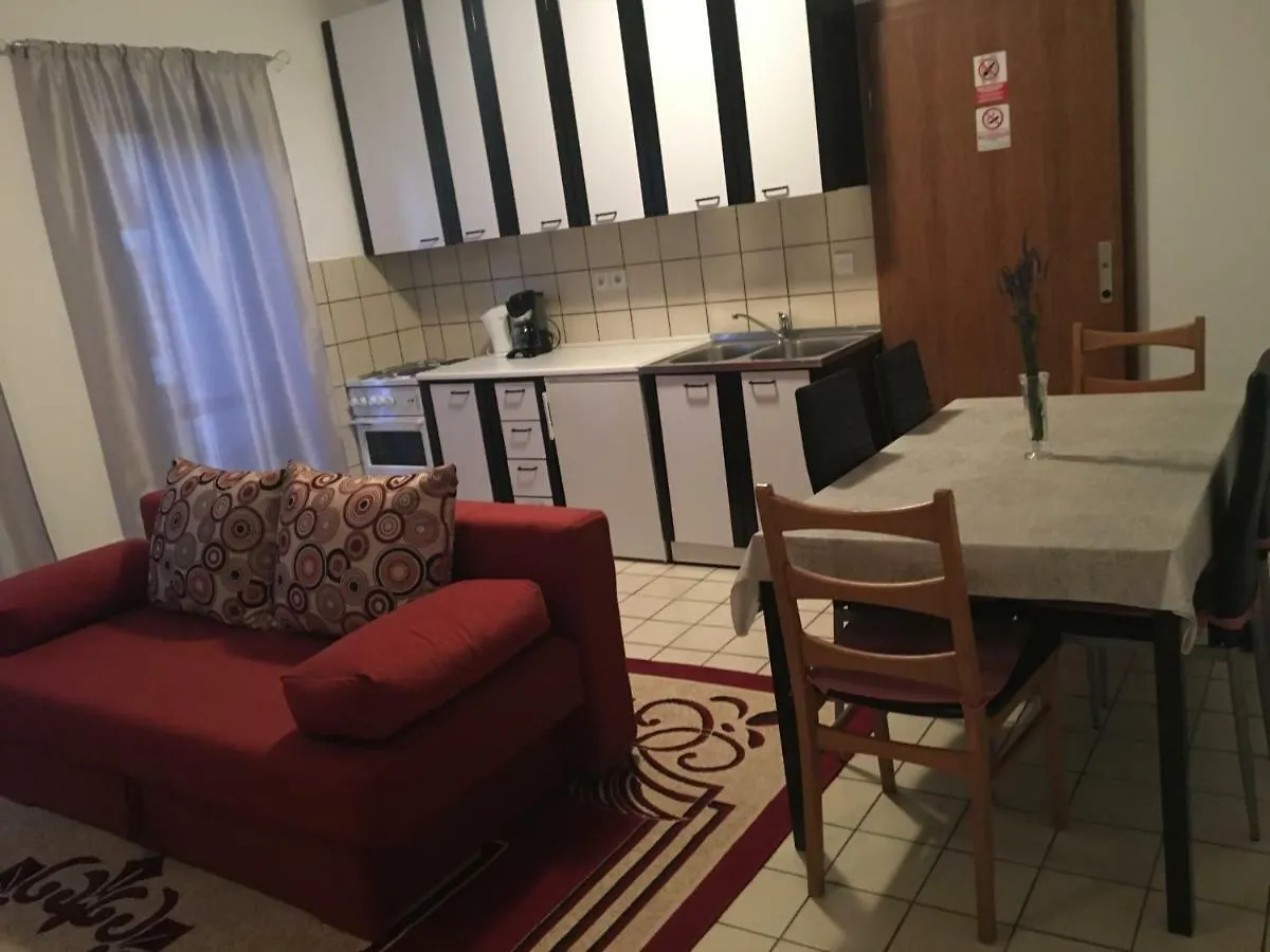 Apartments Eliva ウマグ